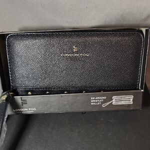 London Fog NWT Black Textured Wristlet with Gold Accents